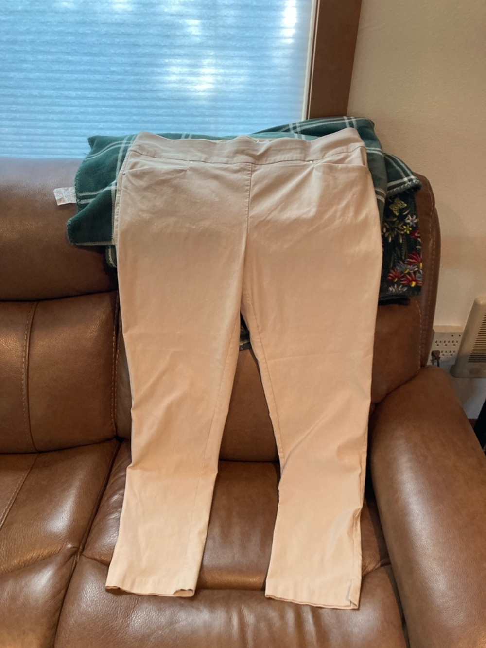 PGA TOUR Women’s XXL Beige Golf Pants - Picture 5 of 9